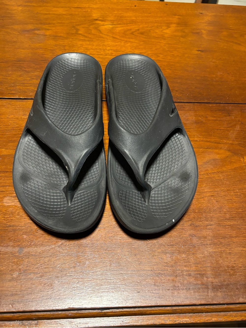 OOFOS OOrignal Recovery Black Sandals Size M 9 W 11